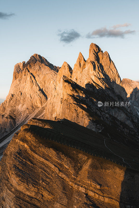 意大利Dolomites的Seceda Ridgeline